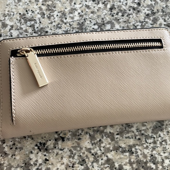 COPY - Kate Spade New York Wallet - Picture 3 of 3